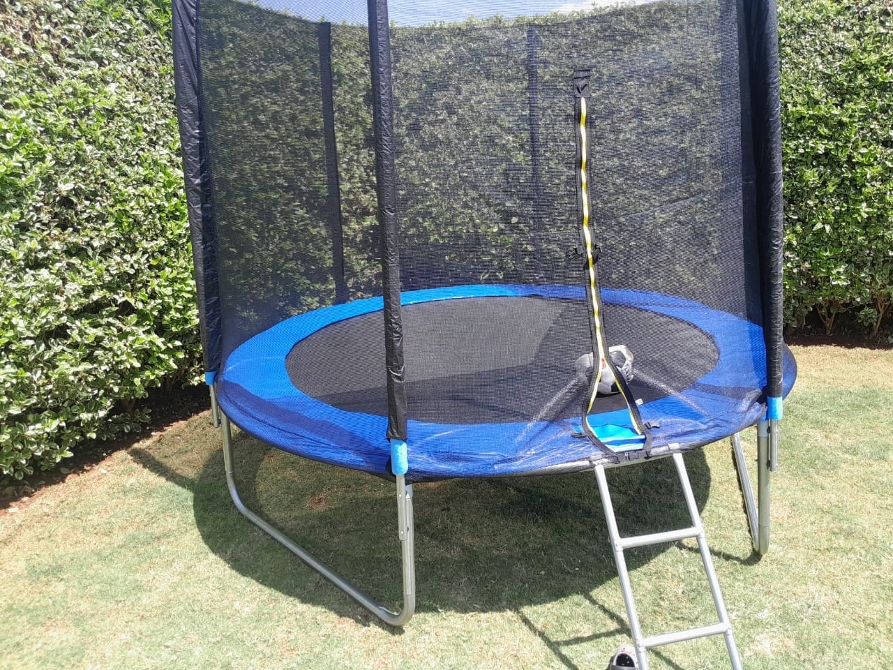 8 Feet Trampoline with Safety Net | Durable Outdoor Kids Trampoline