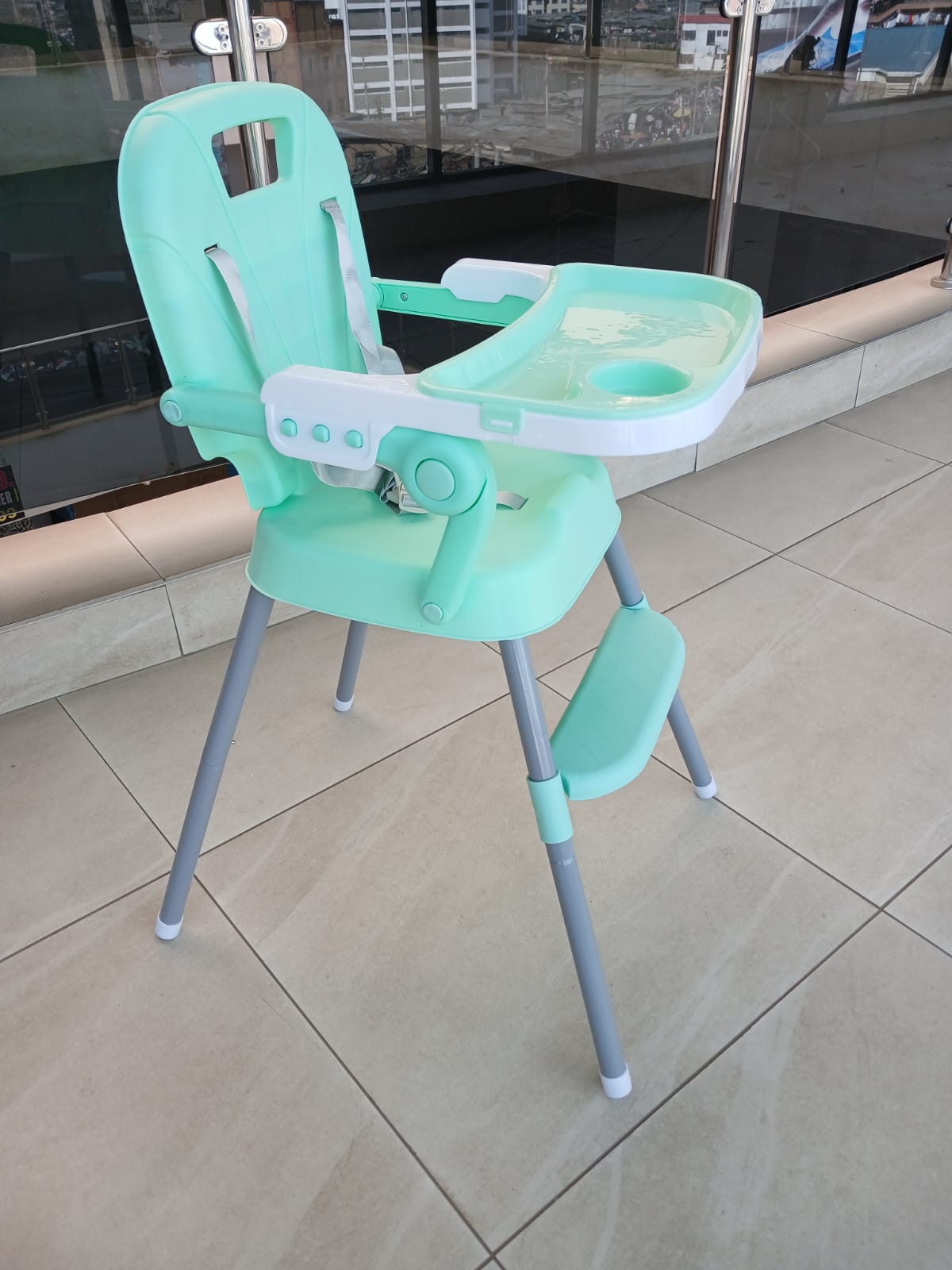 Green Baby feeding chair for sale in Nairobi: comfortable and stylish